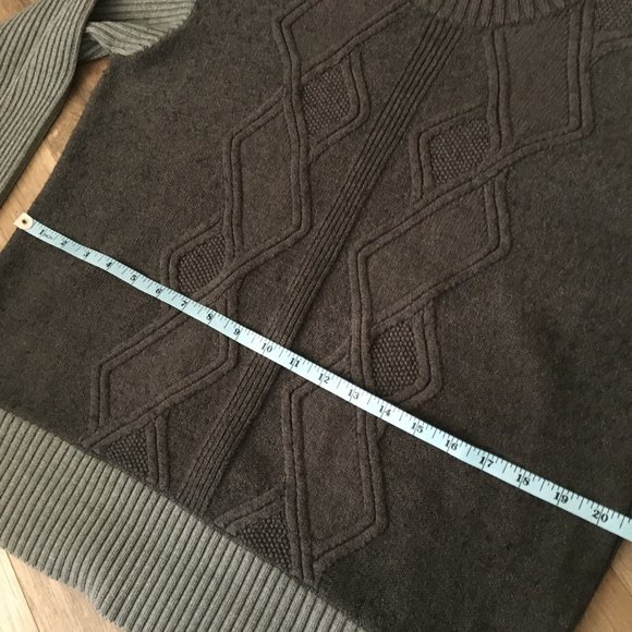 Cable Knit Llama Wool + Cotton Ribbed Sleeve Sweater - Picture 11 of 15